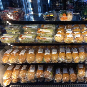 regał z przekąskami w Sklep Nocny Lublin